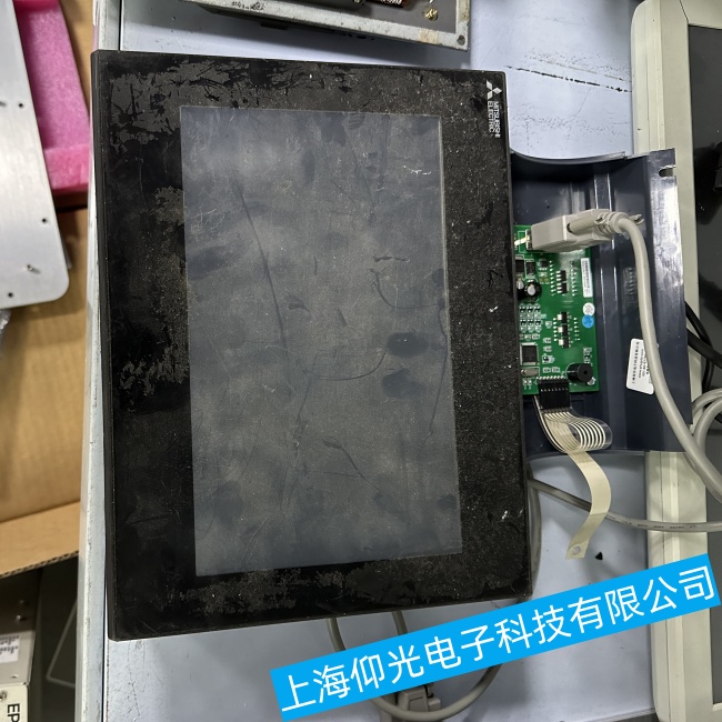 無錫三菱觸摸屏A985GOT-TBA上電燒保險(xiǎn)故障維修歡迎來電