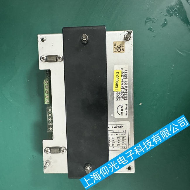 MAN發(fā)電機控制面板1689063-2不顯示或顯示模糊故障怎么處理