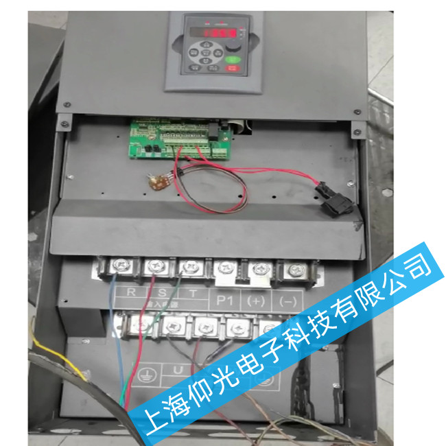 變頻器VFD9000-075-P090-T4出現(xiàn)無顯示故障該如何維修